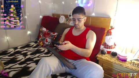 Julian online show from December 2024 06:52:02 PM