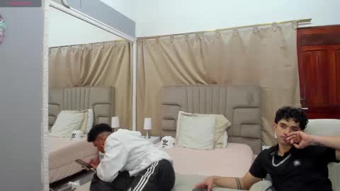 julian billy online show from February 2025 02:34:01 PM