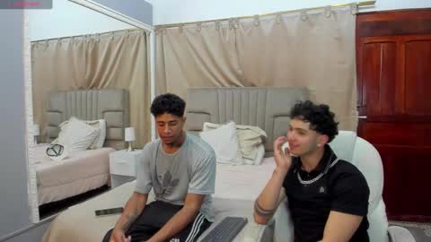 julian billy online show from February 2025 06:10:02 PM