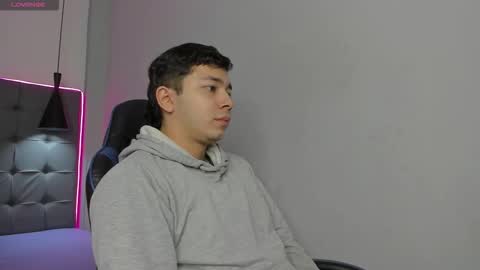 Snapshot of julian_smith21 chatting on March 2026 12:33:02 PM julian_smith21 online show from March 2026 12:33:02 PM