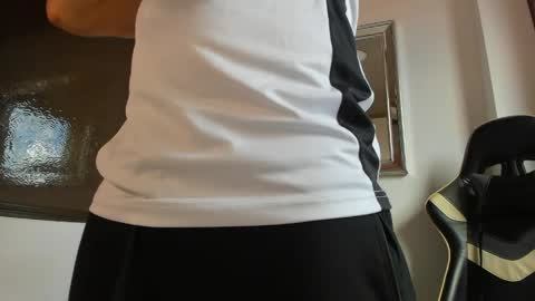 julian_wallace online show from May 2026 06:03:01 PM