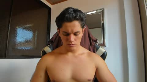 julian_wallace online show from May 2026 06:24:01 PM