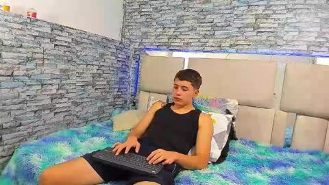 julian online show from October 2025 03:11:02 PM