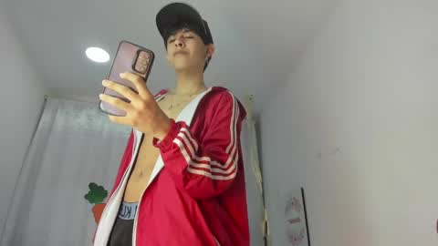 Julian online show from April 2026 07:06:01 PM