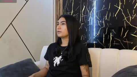 JULIANA AND CHRIS online show from April 2026 04:52:02 PM