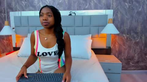 Snapshot of juliana_glam chatting on May 2026 02:23:02 PM juliana_glam online show from May 2026 02:23:02 PM