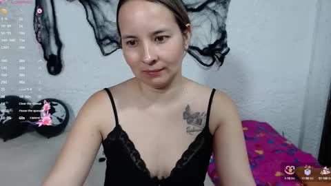 Juli online show from October 2025 12:04:02 PM