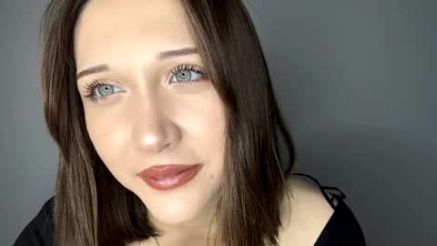 Kira online show from April 2026 04:24:01 PM