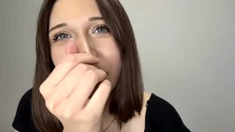 Kira online show from April 2026 03:37:02 PM