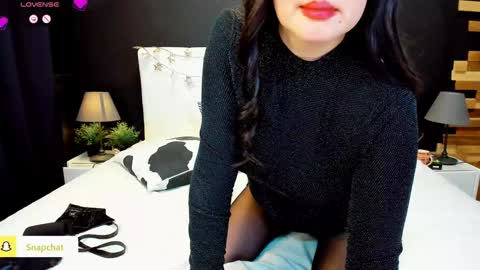 Snapshot of julianna_jamii chatting on December 2024 06:48:01 PM Julianna online show from December 2024 06:48:01 PM