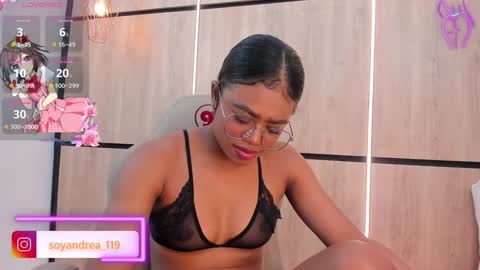 Snapshot of julianna_smith chatting on January 2025 02:52:01 AM ANDREA online show from January 2025 02:52:01 AM