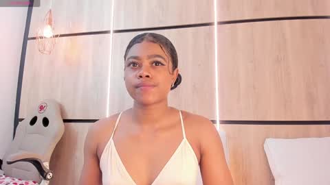 Snapshot of julianna_smith chatting on January 2025 02:41:01 AM ANDREA online show from January 2025 02:41:01 AM