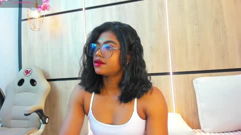 Snapshot of julianna_smith chatting on January 2025 02:44:02 AM ANDREA online show from January 2025 02:44:02 AM