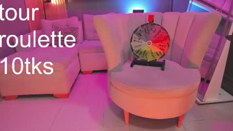 Snapshot of juliannee_ chatting on July 2026 08:22:01 PM july online show from July 2026 08:22:01 PM