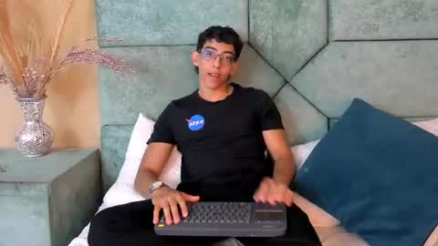 Snapshot of julianrouss chatting on June 2026 08:02:01 PM Julian online show from June 2026 08:02:01 PM