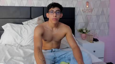 Snapshot of julianrouss chatting on July 2026 03:23:01 AM Julian online show from July 2026 03:23:01 AM