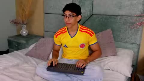 Snapshot of julianrouss chatting on July 2026 09:54:02 PM Julian online show from July 2026 09:54:02 PM