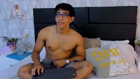 Snapshot of julianrouss chatting on July 2026 08:46:01 PM Julian online show from July 2026 08:46:01 PM