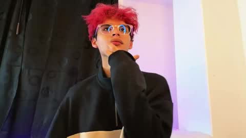 julian online show from September 2025 05:42:01 AM