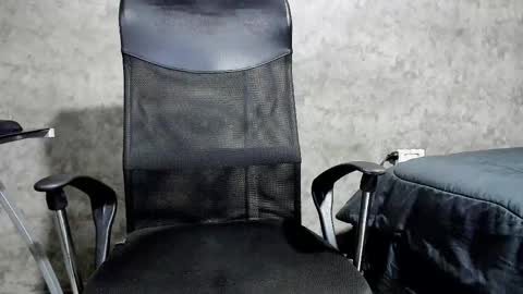 Julian online show from September 2025 12:38:02 PM