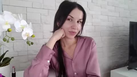 Julia online show from July 2026 02:19:01 PM