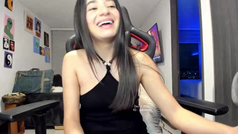 Snapshot of julidavila chatting on December 2024 01:36:02 AM Jeimy Help me to reach 100 thumbs up online show from December 2024 01:36:02 AM