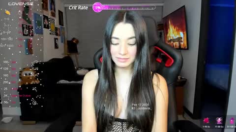 Snapshot of julidavila chatting on February 2025 01:32:01 AM Jeimy Help me to reach 100 thumbs up online show from February 2025 01:32:01 AM