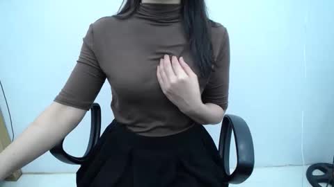 julie9x online show from October 2025 08:53:02 PM