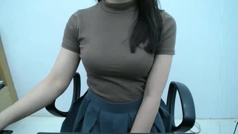 julie9x online show from November 2025 11:52:01 PM