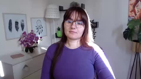 Julie online show from October 2025 12:37:01 PM