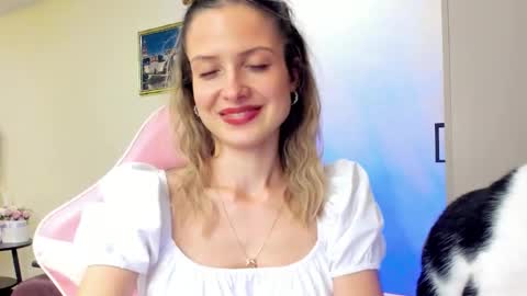 Julie online show from October 2025 05:01:01 PM