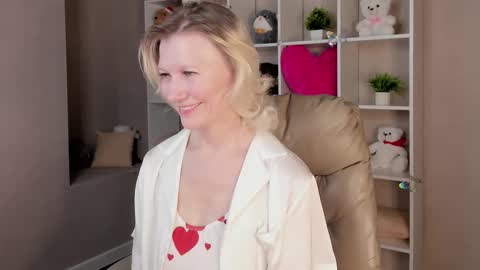 Julie Lucasss online show from March 2026 12:37:02 AM