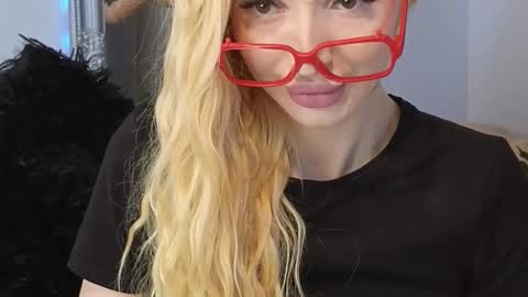 Julia online show from September 2025 11:43:01 AM