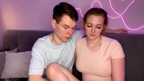 Julie and Thomas online show from October 2025 08:11:02 AM