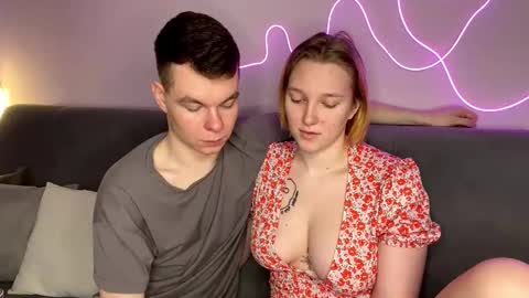 Julie and Thomas online show from November 2025 08:15:02 AM