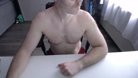 julienneedyou online show from December 2025 11:37:01 AM