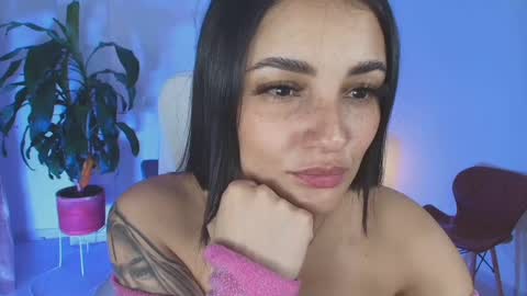 Snapshot of julieta92_ chatting on June 2026 11:28:01 PM Julieta92 online show from June 2026 11:28:01 PM