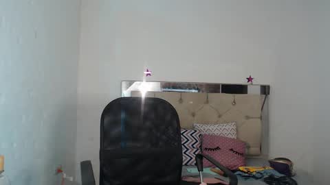 Snapshot of julieta__fox_ chatting on March 2025 09:33:02 AM julieta__fox_ online show from March 2025 09:33:02 AM