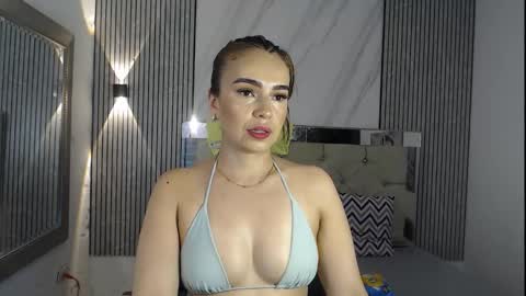 Snapshot of julieta__fox_ chatting on September 2025 02:22:02 AM julieta__fox_ online show from September 2025 02:22:02 AM