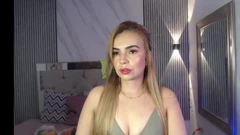 julieta__fox_ online show from October 2025 02:01:02 AM