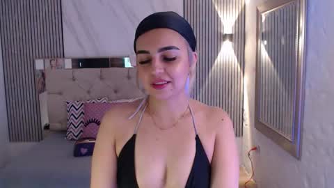 julieta__fox_ online show from February 2026 09:35:01 PM