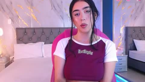 Snapshot of julieta_de_los_angeles chatting on March 2025 06:53:02 AM Julieta online show from March 2025 06:53:02 AM