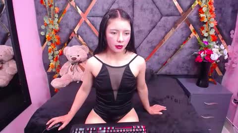 Julieta online show from November 2025 07:28:01 PM