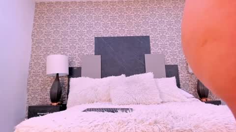 andara velez online show from January 2025 06:01:02 PM