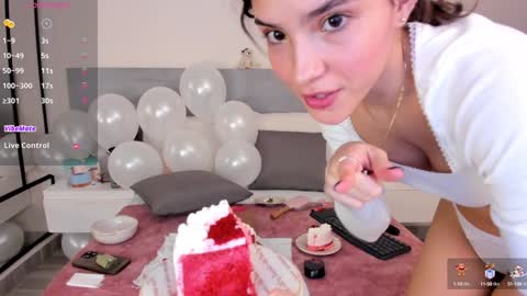 Juliana online show from December 2024 02:12:01 AM