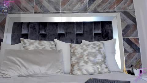 Julieta Wild  online show from March 2025 03:45:01 AM