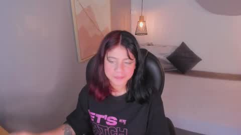 Snapshot of julieth_brown_ chatting on November 2025 09:02:01 PM Julieth online show from November 2025 09:02:01 PM