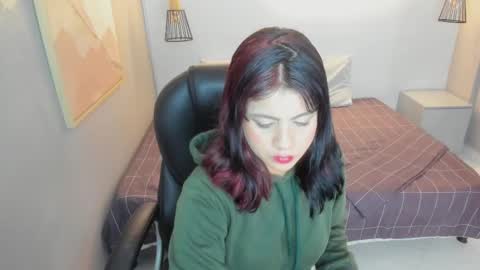Snapshot of julieth_brown_ chatting on November 2025 12:33:02 PM Julieth online show from November 2025 12:33:02 PM