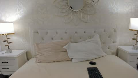 julietta    online show from April 2026 12:04:01 PM