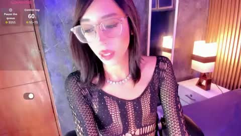   J U L L I E T A F O X   online show from April 2026 05:00:02 AM